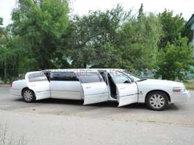Прокат автомобиля Lincoln Town Car, цвет белый, 8 мест