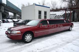 Прокат вип-авто Lincoln Town Car, цвет красный, 8 мест