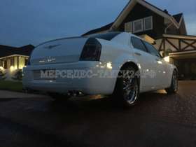 Прокат Chrysler 300 С, цвет белый брильянт